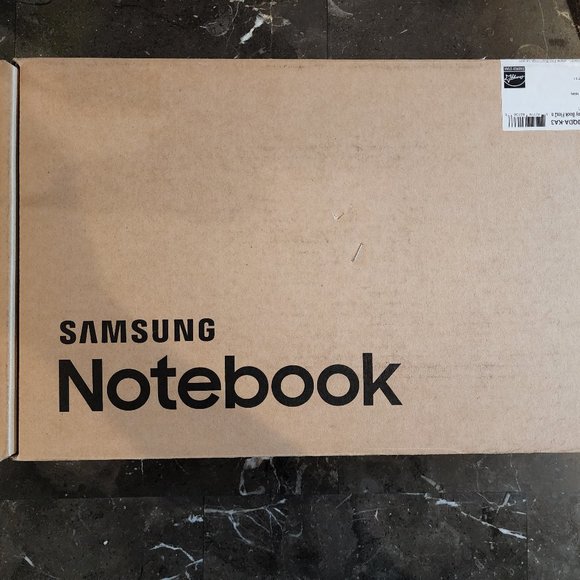 SOLD Samsung - Galaxy Book Flex2 Alpha 13.3" QLED - Intel Core i7 - Picture 2 of 5